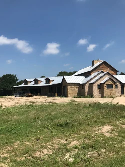 Garland Roofing Co - Photo 3