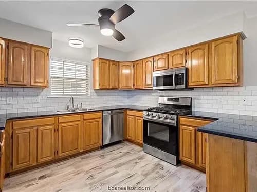 Hunter Roofing & Restoration - Photo 3