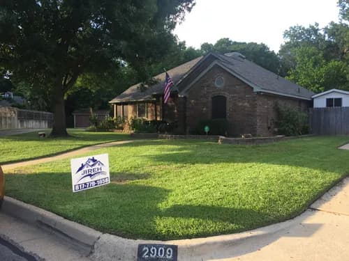 JIREH ROOFING - Photo 1