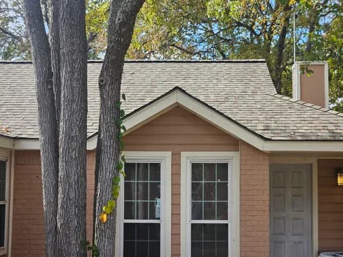 Lone Star Roofing & Gutters - Photo 4