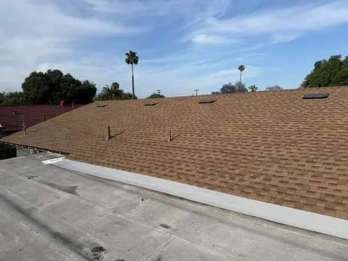 Luis Mendoza Roofing - Photo 4