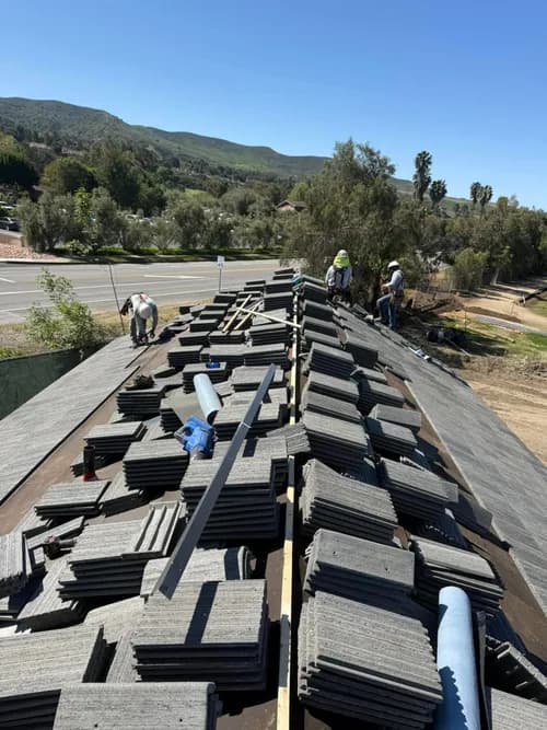 Luis Mendoza Roofing - Photo 5