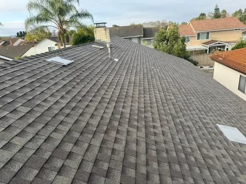 Luis Mendoza Roofing - Photo 3