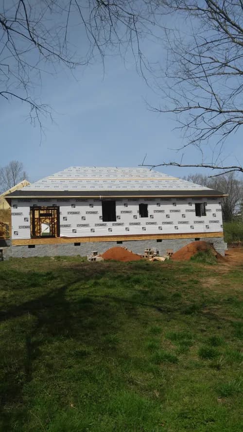 Matt's Roofing - Photo 1