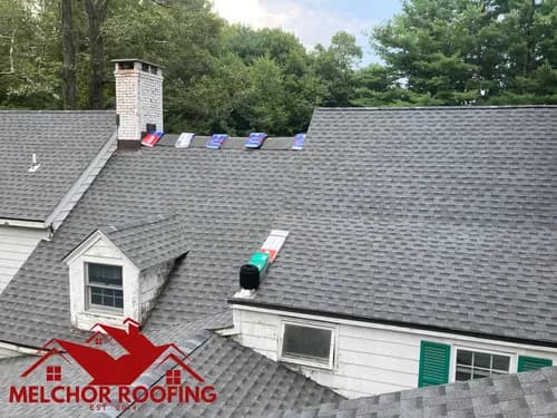 Melchor Roofing - Photo 1