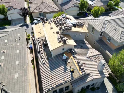 Reno's Roofing - Photo 2