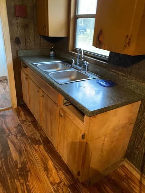 Roger Moore Roofing & Remodeling Service - Photo 3