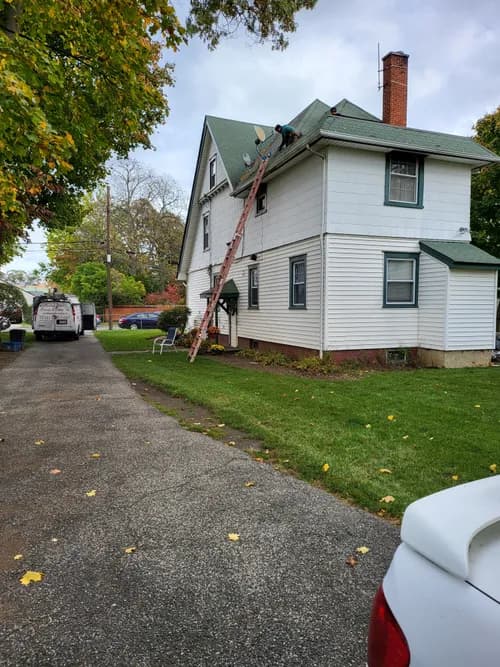 Roof Leak Enders: Roofing & Siding