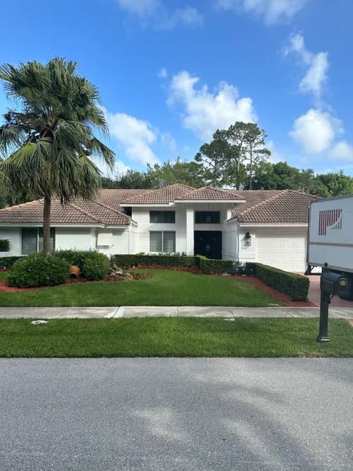 Roof Tile Repair Pembroke Pines - Photo 1