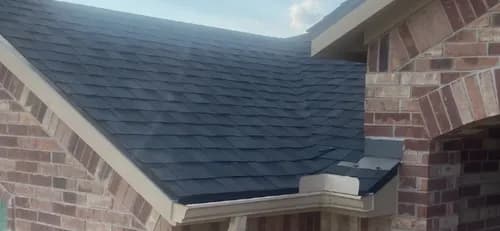 Roofing Linares LLC - Photo 1