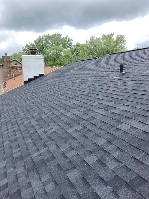 Royalty Roofing - Photo 2
