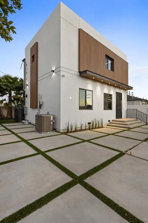 Silver stone kitchen bathroom & roofing - Photo 1