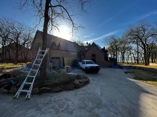 Space Roofing - Photo 1