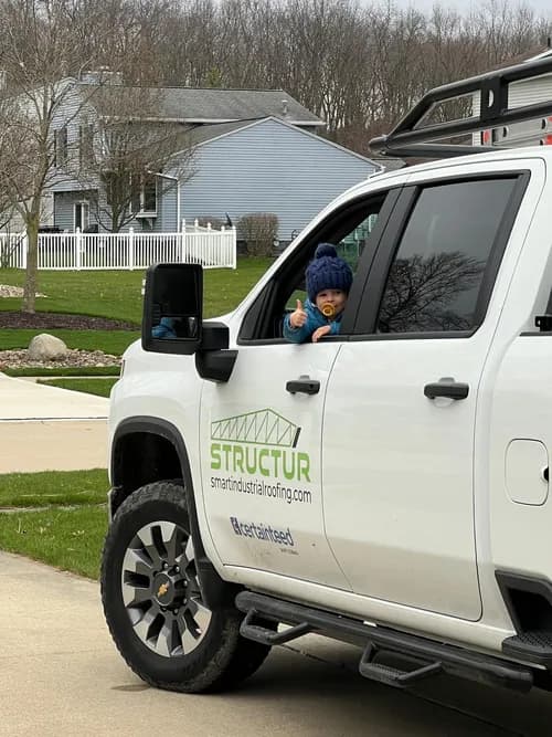 Structúr Industrial & Commercial Roofing & Maintenance - Photo 1