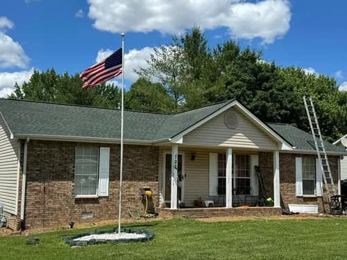 Supremo Roofing & Fencing - Photo 1