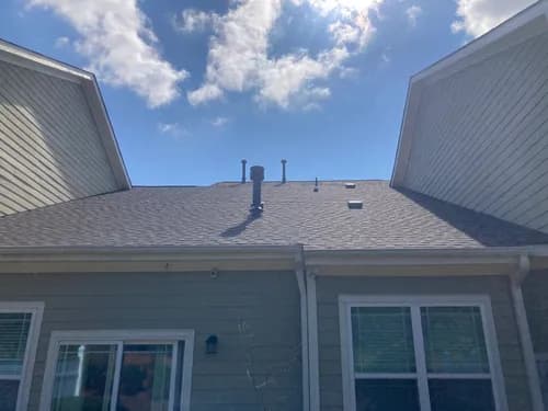 The Shingle Master - Photo 1