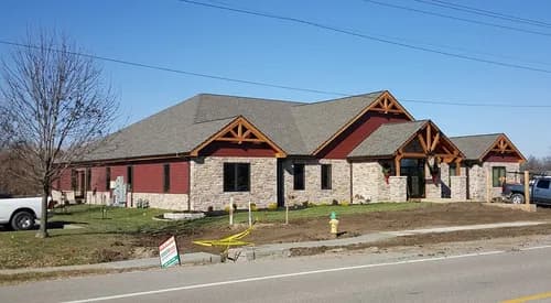 Tom's Roofing - Photo 2