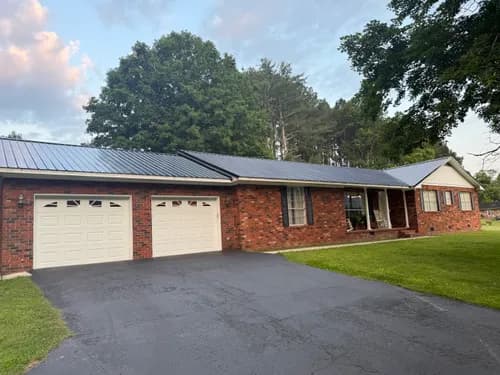 Tommy Jordan Roofing - Photo 1