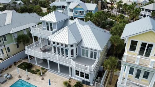 Universal Roof & Contracting - Photo 1