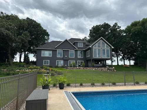 Younger Exteriors - Photo 2